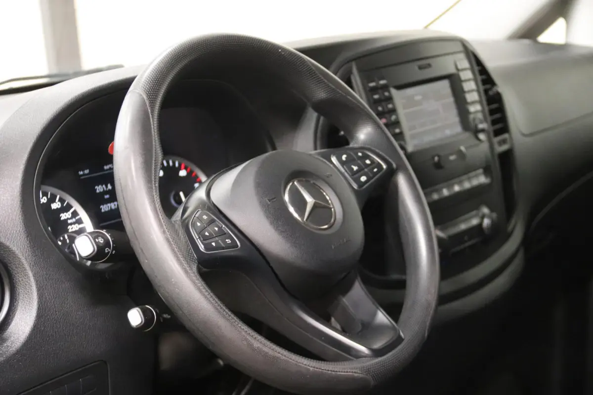 CDI LANG NAVI TREKHAAK Mercedes-Benz Vito CDI Lang NAVIGATIE TREKHAAK