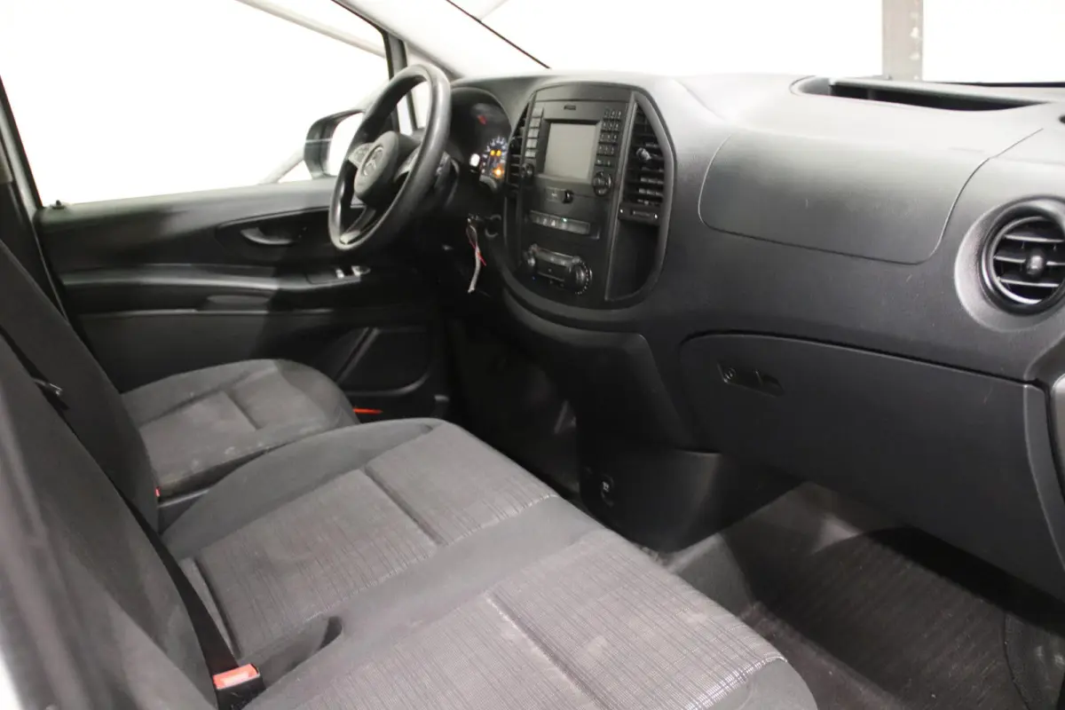 CDI LANG NAVI TREKHAAK Mercedes-Benz Vito CDI Lang NAVIGATIE TREKHAAK