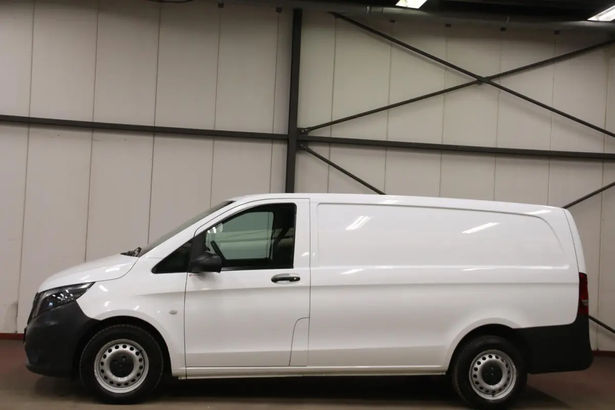 CDI LANG NAVI TREKHAAK Mercedes-Benz Vito CDI Lang NAVIGATIE TREKHAAK