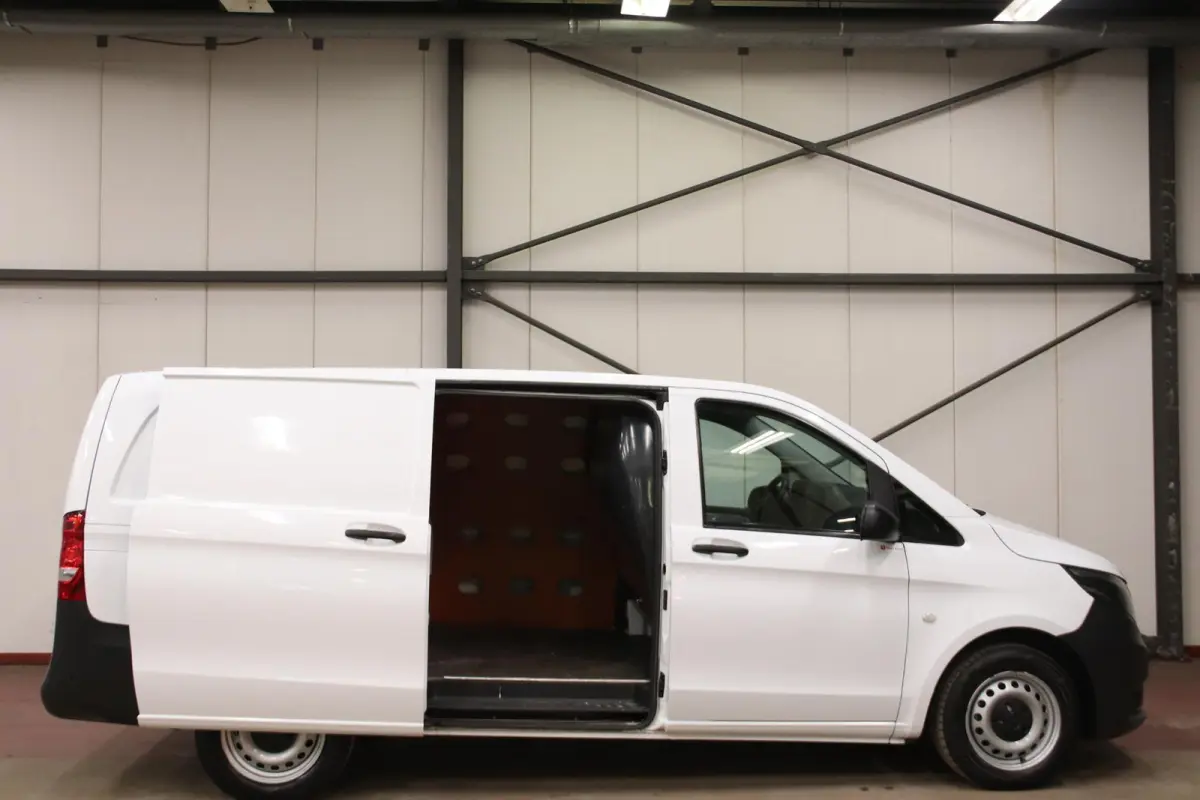 CDI LANG NAVI TREKHAAK Mercedes-Benz Vito CDI Lang NAVIGATIE TREKHAAK