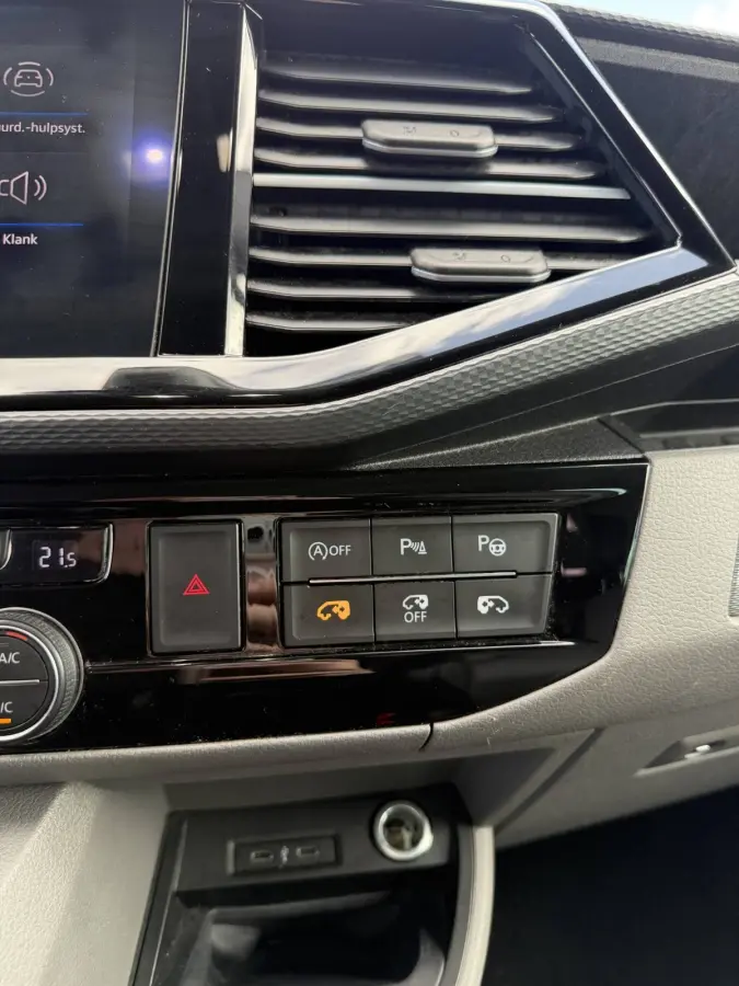 2.0 TDI L2H1 30 DC Caravelle Virtual, Adaptieve Cruise, Camera, 2 x Electrische deur, 199pk, LED, Leder, Clima, Stoelverwarming, Carplay, Automaat, Uniek!