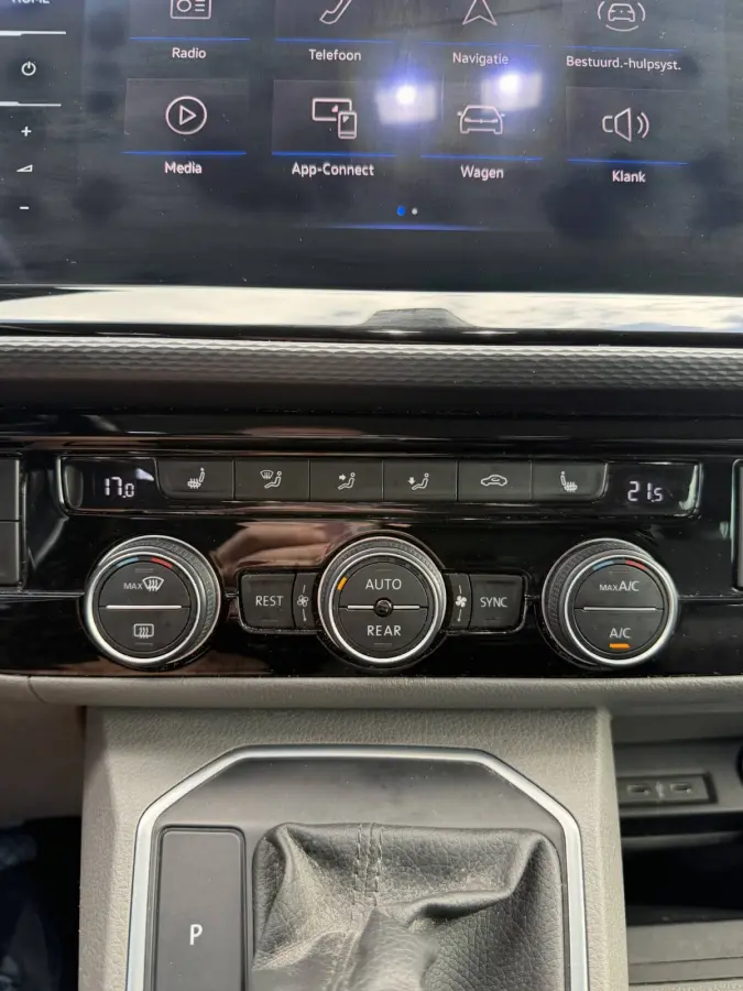 2.0 TDI L2H1 30 DC Caravelle Virtual, Adaptieve Cruise, Camera, 2 x Electrische deur, 199pk, LED, Leder, Clima, Stoelverwarming, Carplay, Automaat, Uniek!