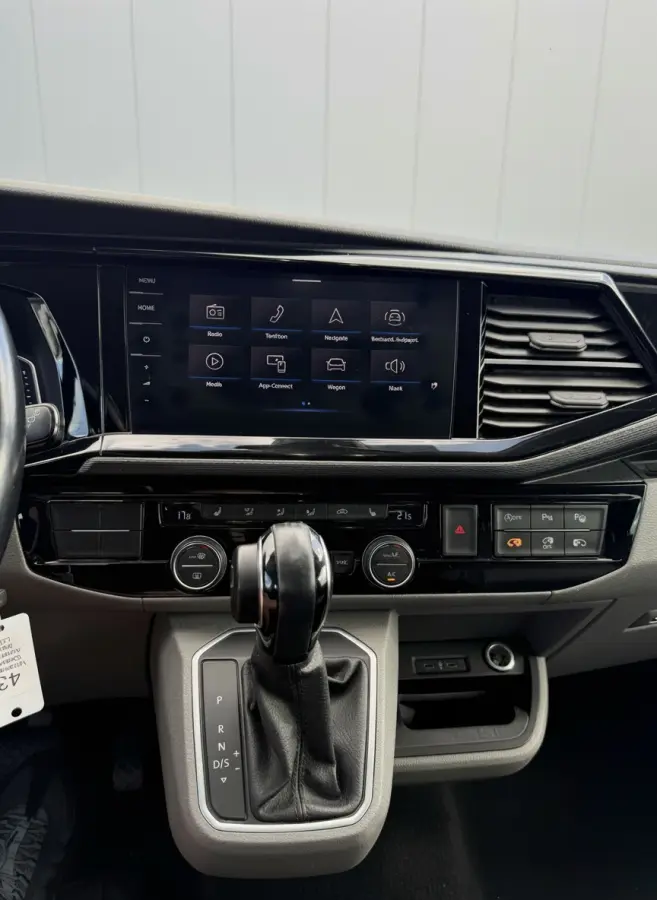 2.0 TDI L2H1 30 DC Caravelle Virtual, Adaptieve Cruise, Camera, 2 x Electrische deur, 199pk, LED, Leder, Clima, Stoelverwarming, Carplay, Automaat, Uniek!