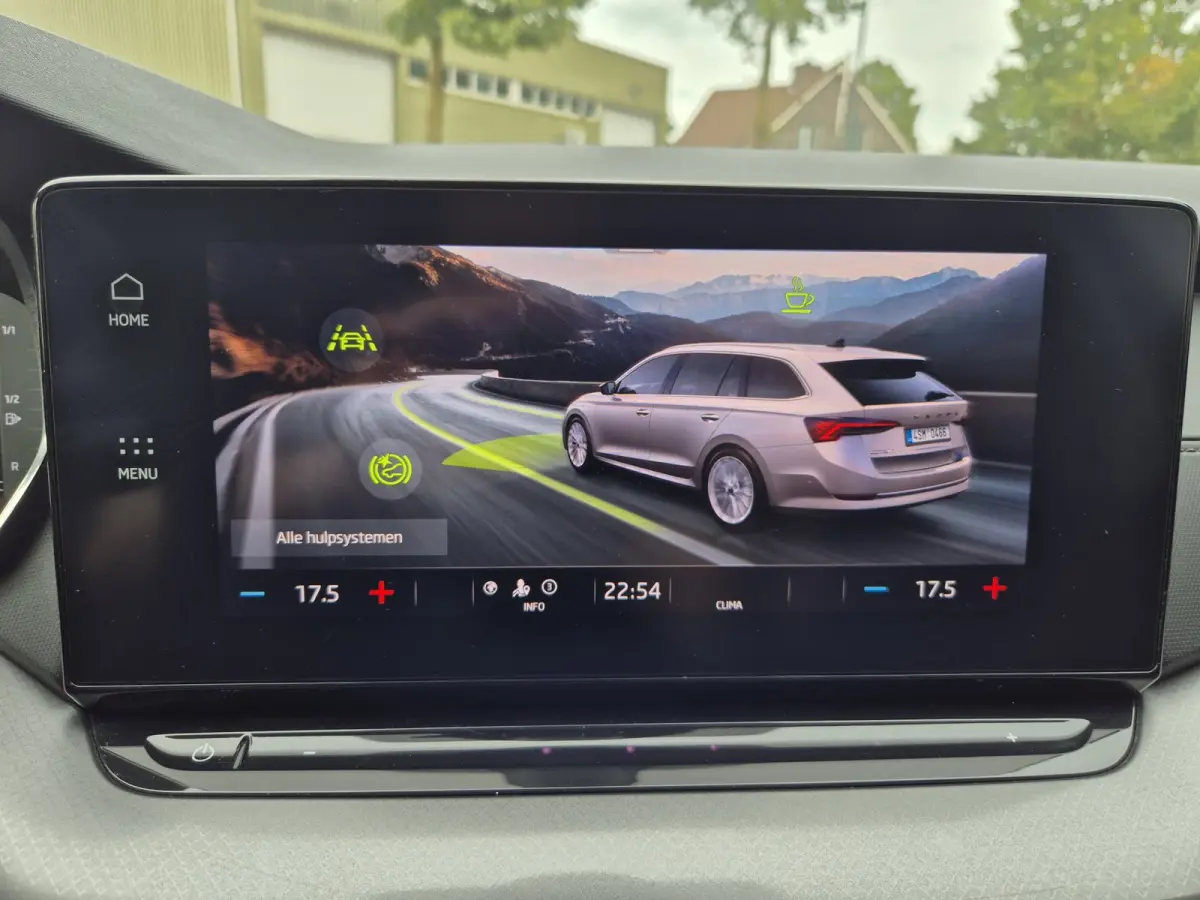 e-TSI Business Edition Automaat CarPlay ACC Adaptieve Cruise LED LM Velgen NAP 1.0 e-TSI Business Edition
