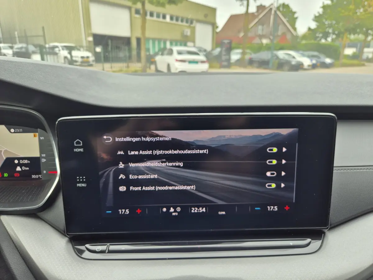 e-TSI Business Edition Automaat CarPlay ACC Adaptieve Cruise LED LM Velgen NAP 1.0 e-TSI Business Edition