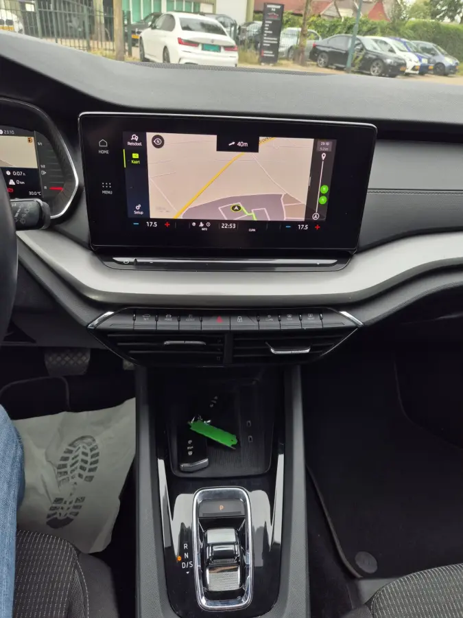 e-TSI Business Edition Automaat CarPlay ACC Adaptieve Cruise LED LM Velgen NAP 1.0 e-TSI Business Edition