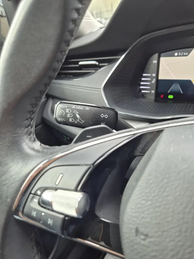 e-TSI Business Edition Automaat CarPlay ACC Adaptieve Cruise LED LM Velgen NAP 1.0 e-TSI Business Edition