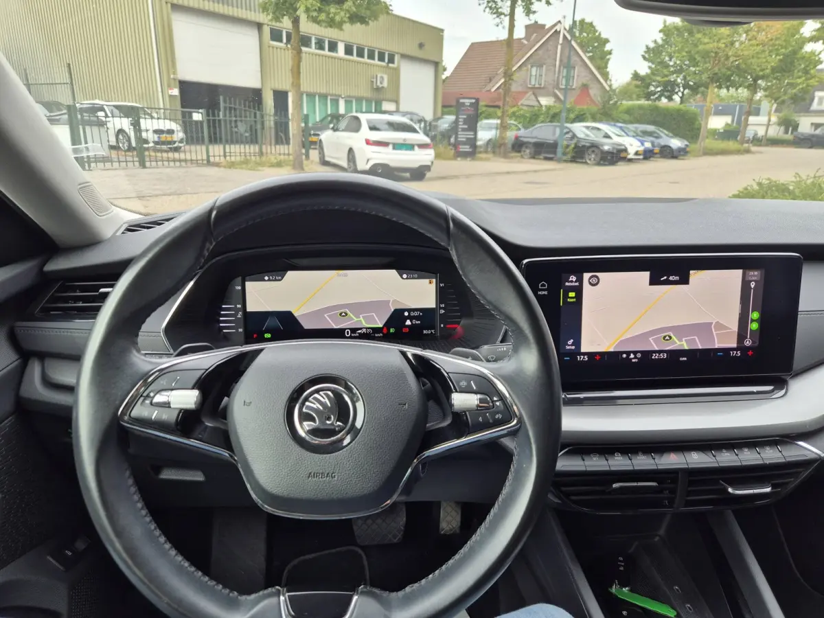 e-TSI Business Edition Automaat CarPlay ACC Adaptieve Cruise LED LM Velgen NAP 1.0 e-TSI Business Edition