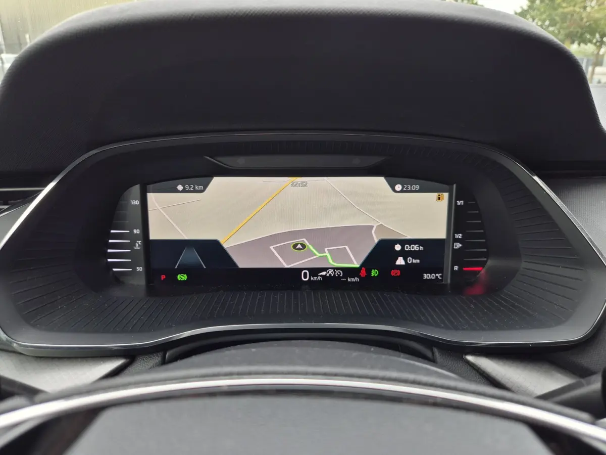 e-TSI Business Edition Automaat CarPlay ACC Adaptieve Cruise LED LM Velgen NAP 1.0 e-TSI Business Edition