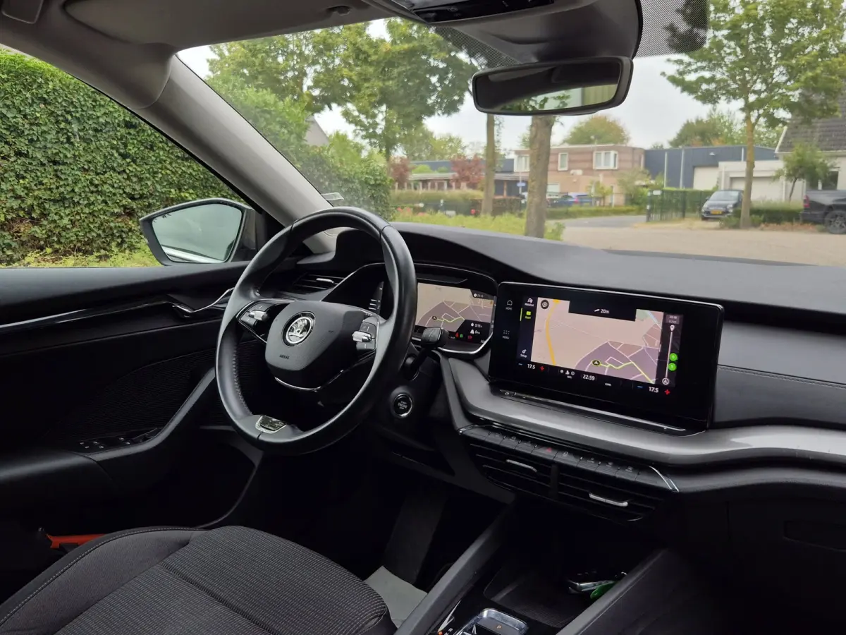 e-TSI Business Edition Automaat CarPlay ACC Adaptieve Cruise LED LM Velgen NAP 1.0 e-TSI Business Edition