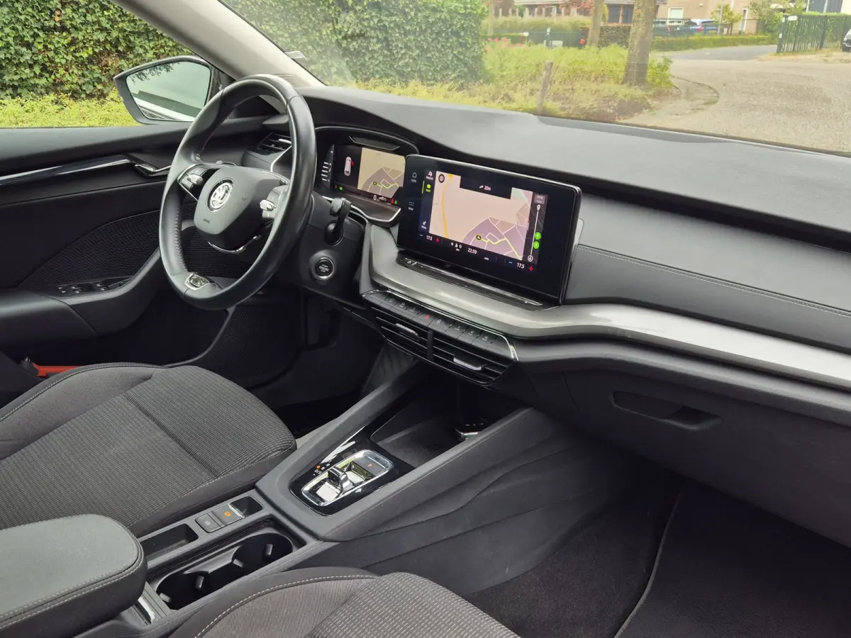 e-TSI Business Edition Automaat CarPlay ACC Adaptieve Cruise LED LM Velgen NAP 1.0 e-TSI Business Edition