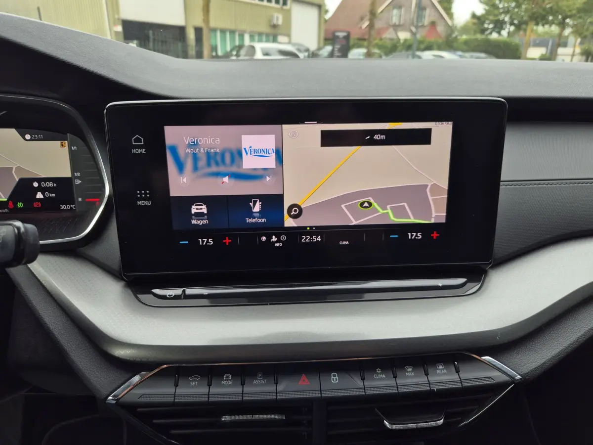 e-TSI Business Edition Automaat CarPlay ACC Adaptieve Cruise LED LM Velgen NAP 1.0 e-TSI Business Edition