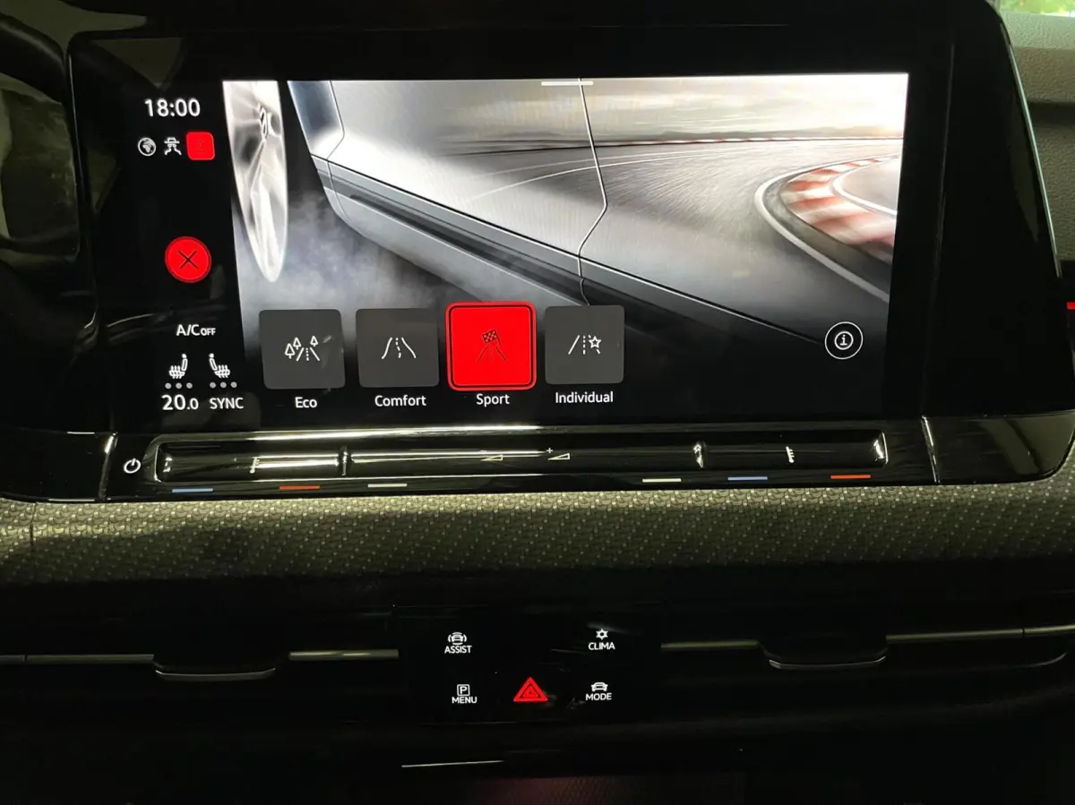 8 1.5 TSI R-Line Black Style/ Camera/ 18''LMV/ CarPlay/ Sfeerverlichting