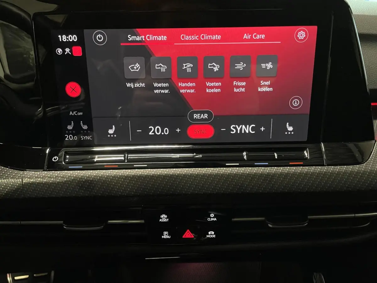 8 1.5 TSI R-Line Black Style/ Camera/ 18''LMV/ CarPlay/ Sfeerverlichting