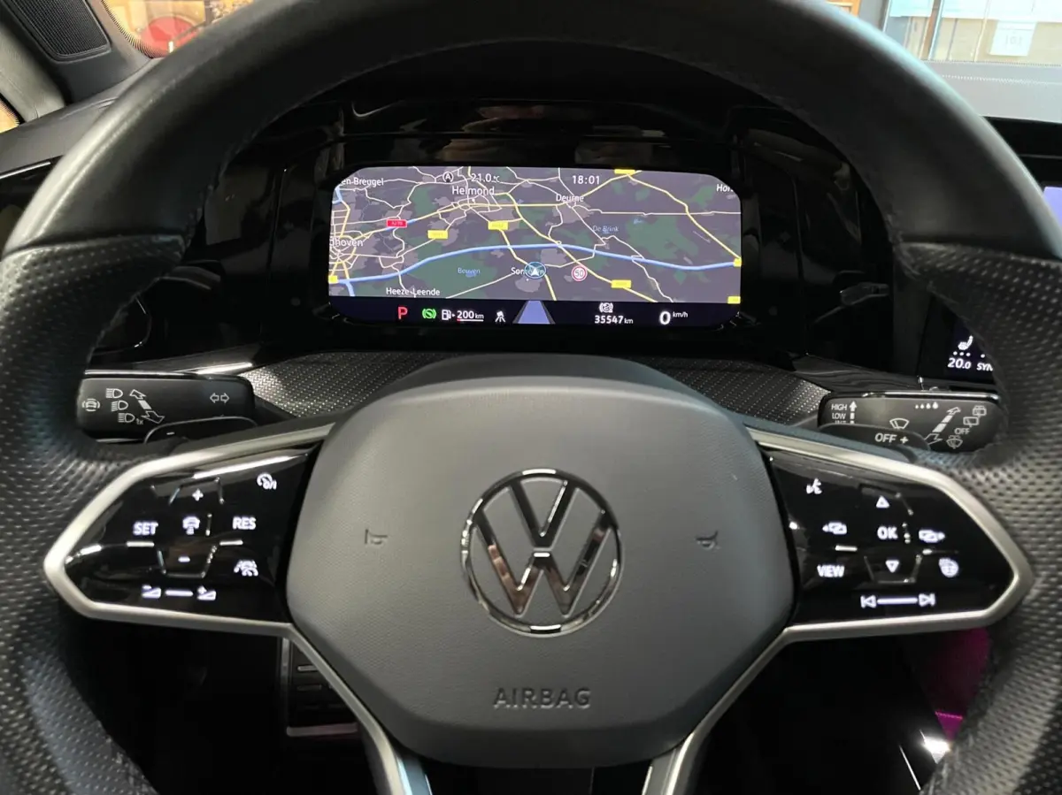 8 1.5 TSI R-Line Black Style/ Camera/ 18''LMV/ CarPlay/ Sfeerverlichting