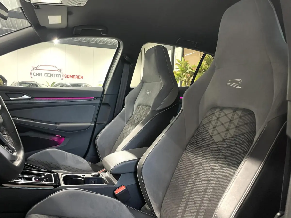 8 1.5 TSI R-Line Black Style/ Camera/ 18''LMV/ CarPlay/ Sfeerverlichting