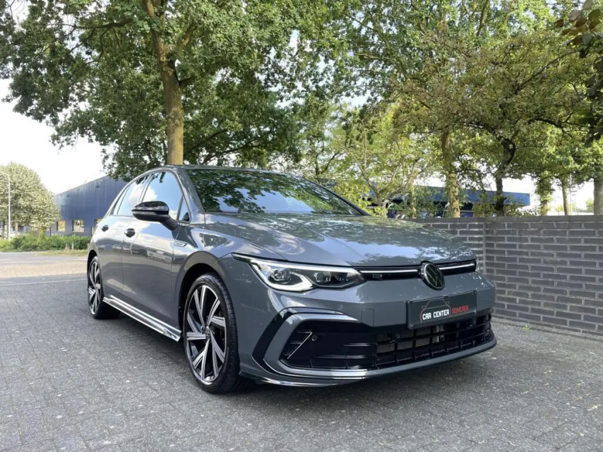 8 1.5 TSI R-Line Black Style/ Camera/ 18''LMV/ CarPlay/ Sfeerverlichting