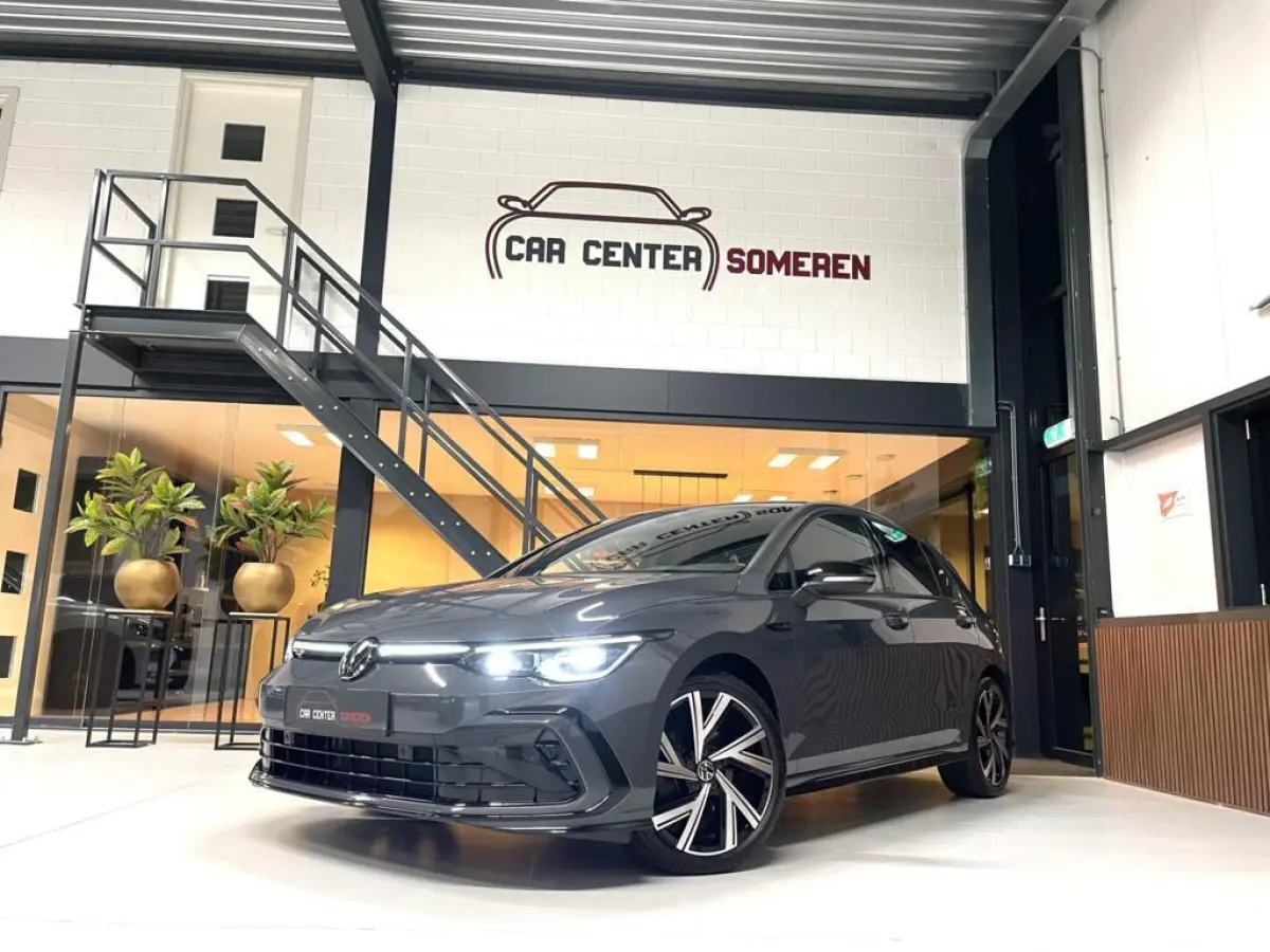 8 1.5 TSI R-Line Black Style/ Camera/ 18''LMV/ CarPlay/ Sfeerverlichting