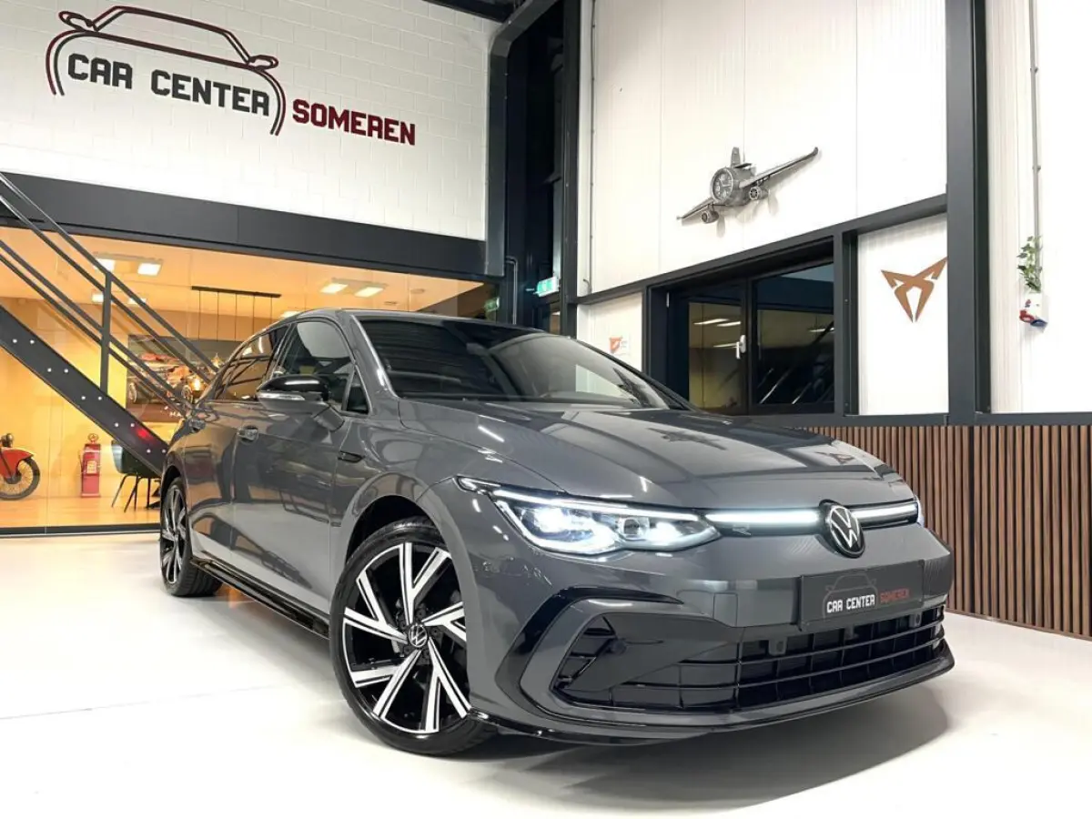 8 1.5 TSI R-Line Black Style/ Camera/ 18''LMV/ CarPlay/ Sfeerverlichting