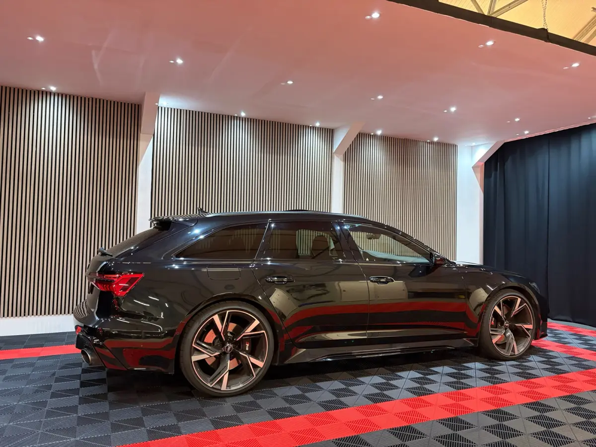 Audi RS6 Avant 4.0 TFSI Quattro Pano Soft close B&O 360° Stoelvent "Akrapovic"
