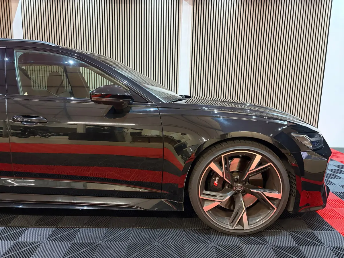 Audi RS6 Avant 4.0 TFSI Quattro Pano Soft close B&O 360° Stoelvent "Akrapovic"
