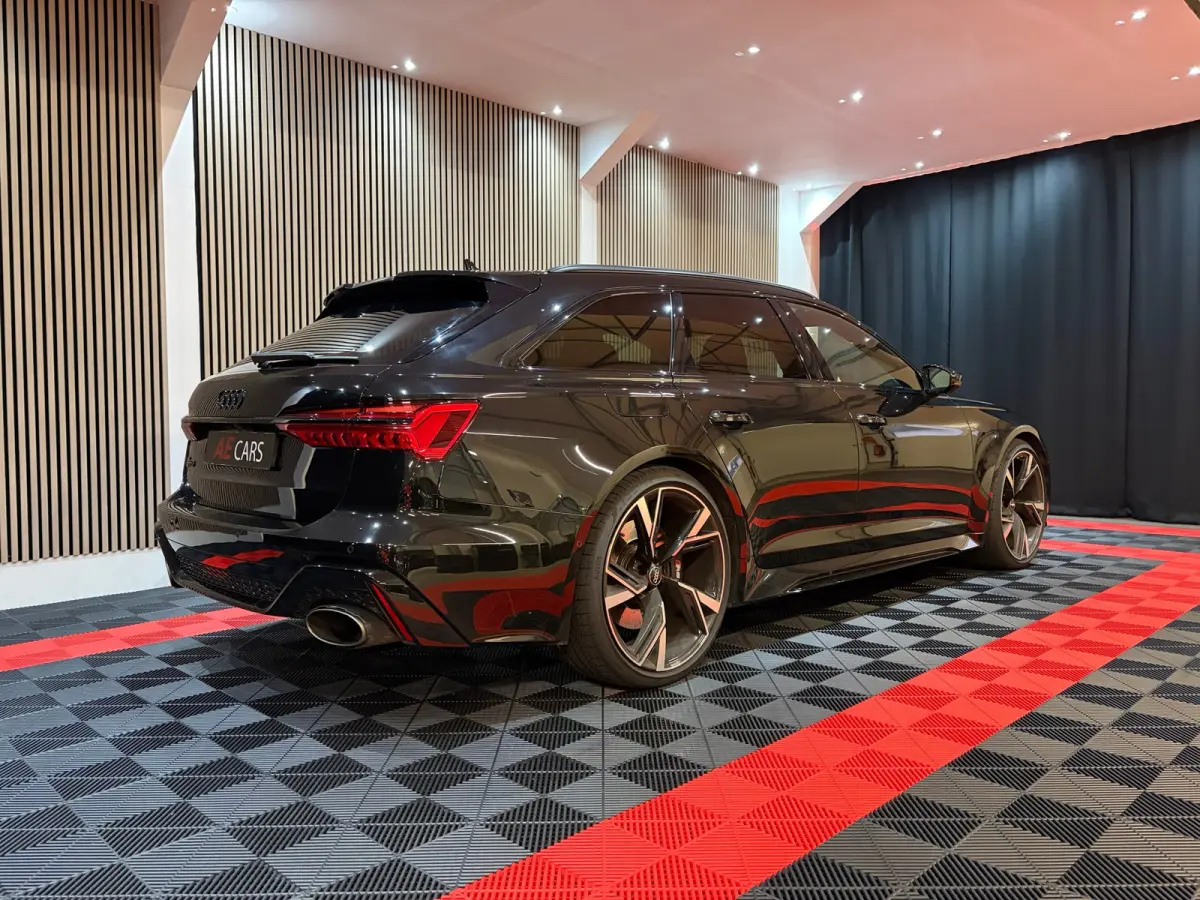 Audi RS6 Avant 4.0 TFSI Quattro Pano Soft close B&O 360° Stoelvent "Akrapovic"