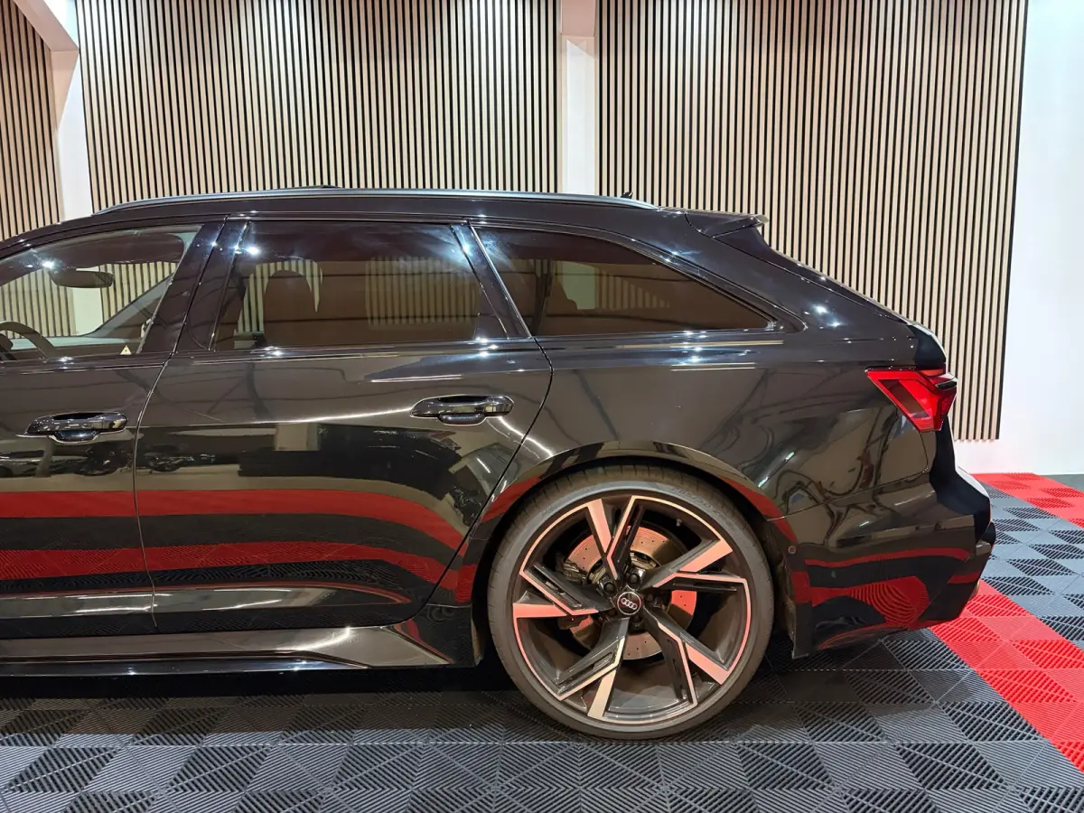 Audi RS6 Avant 4.0 TFSI Quattro Pano Soft close B&O 360° Stoelvent "Akrapovic"