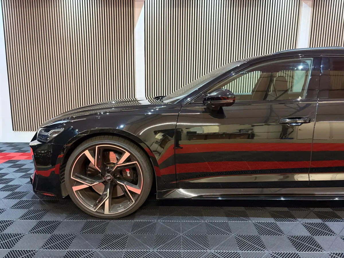Audi RS6 Avant 4.0 TFSI Quattro Pano Soft close B&O 360° Stoelvent "Akrapovic"