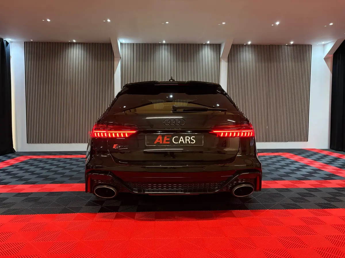 Audi RS6 Avant 4.0 TFSI Quattro Pano Soft close B&O 360° Stoelvent "Akrapovic"