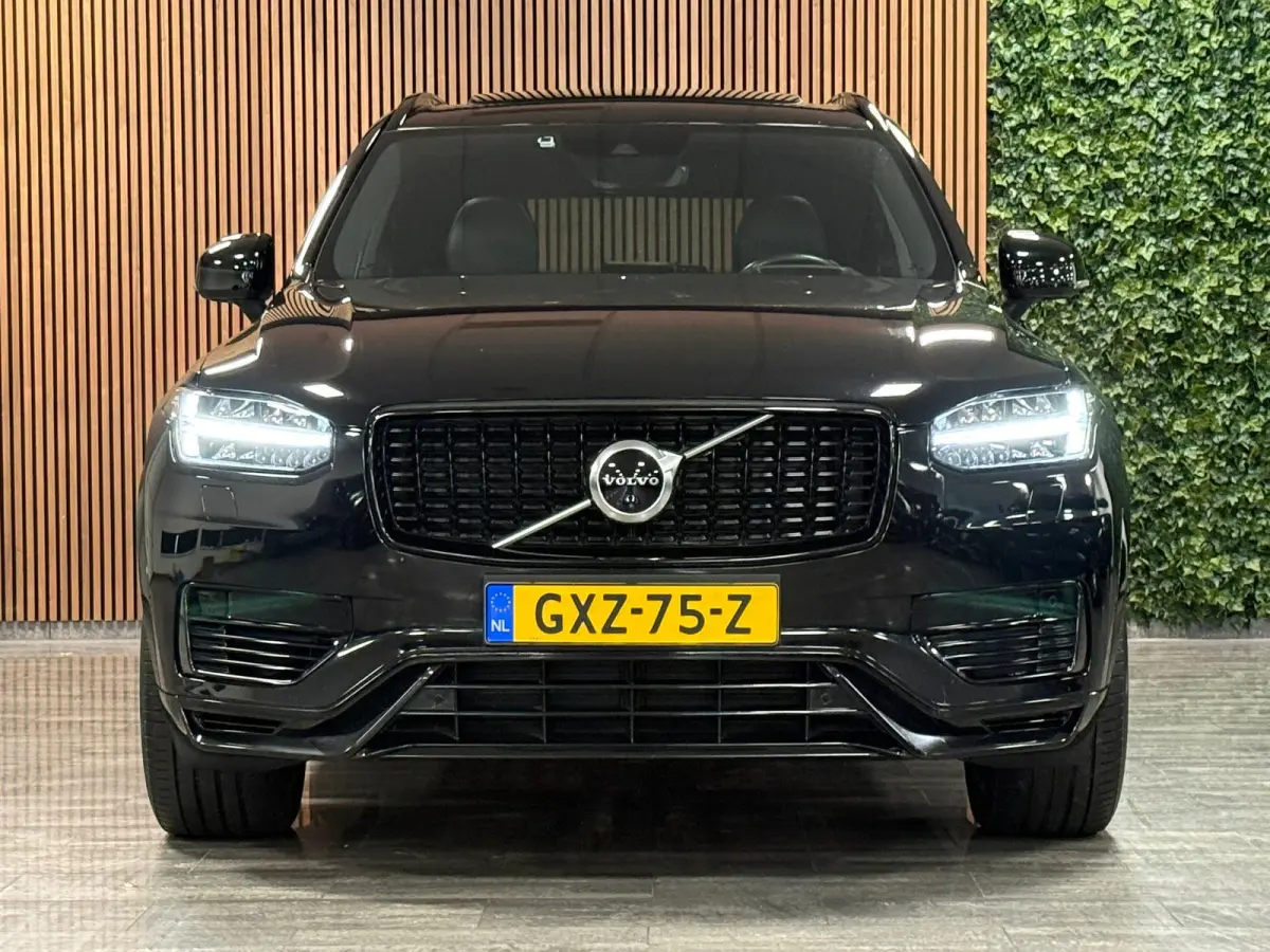 T8 AWD Recharge R-Design | Luchtvering | Trekhaak | 360 Camera | Harman Kardon | Schuifdak | Head-Up Display | Adaptieve Cruise Control | Stoel en Stuurwielverwarming | Pilot Assist | BLIS D