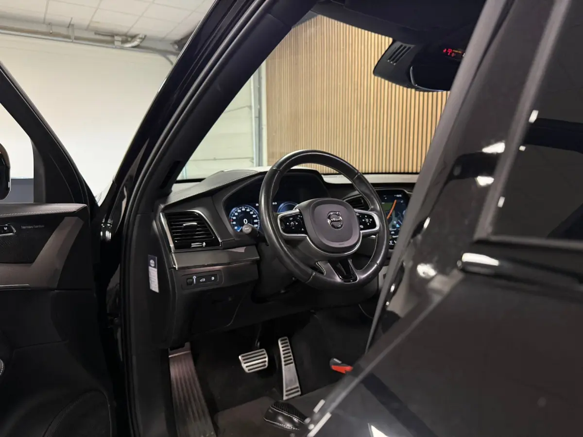 T8 AWD Recharge R-Design | Luchtvering | Trekhaak | 360 Camera | Harman Kardon | Schuifdak | Head-Up Display | Adaptieve Cruise Control | Stoel en Stuurwielverwarming | Pilot Assist | BLIS D