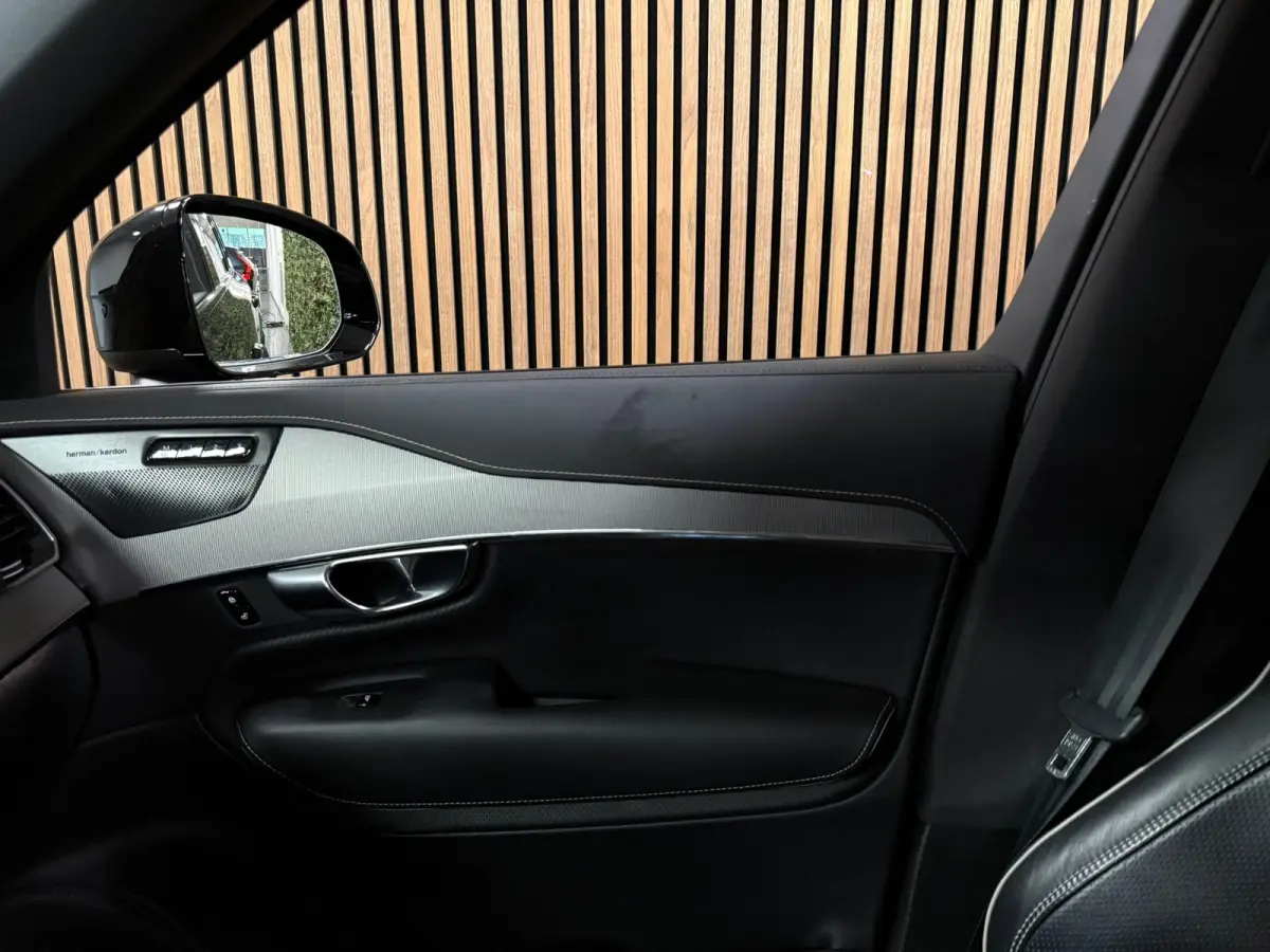 T8 AWD Recharge R-Design | Luchtvering | Trekhaak | 360 Camera | Harman Kardon | Schuifdak | Head-Up Display | Adaptieve Cruise Control | Stoel en Stuurwielverwarming | Pilot Assist | BLIS D