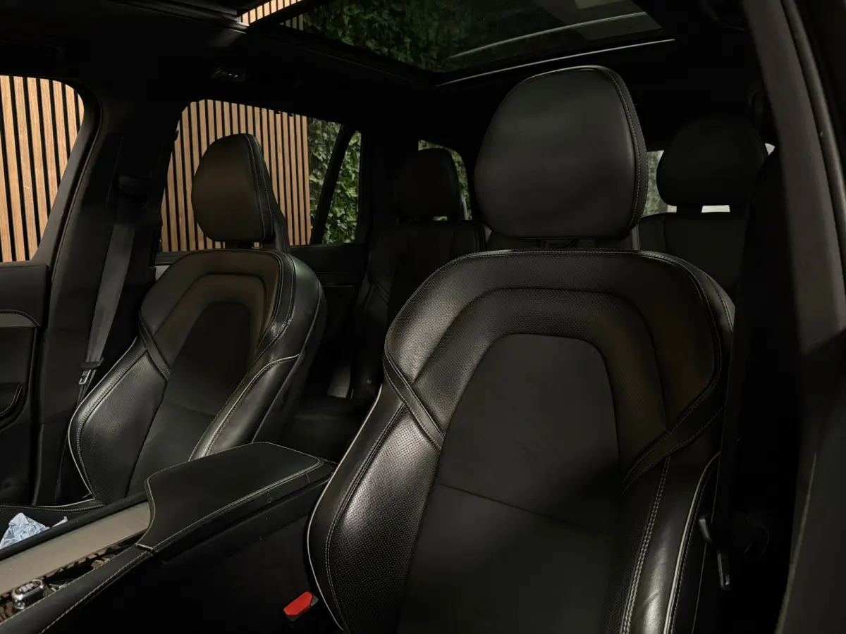 T8 AWD Recharge R-Design | Luchtvering | Trekhaak | 360 Camera | Harman Kardon | Schuifdak | Head-Up Display | Adaptieve Cruise Control | Stoel en Stuurwielverwarming | Pilot Assist | BLIS D