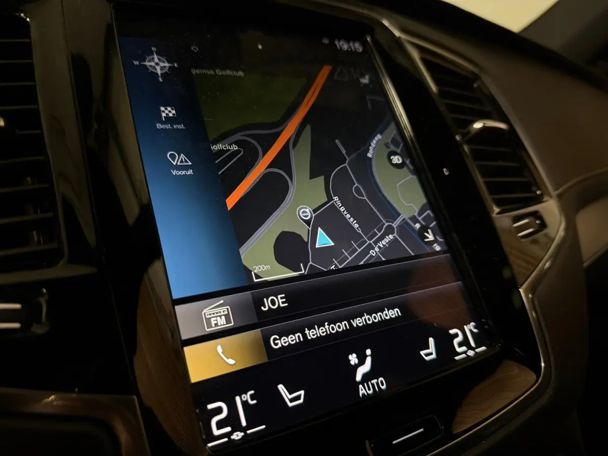 T8 AWD Recharge R-Design | Luchtvering | Trekhaak | 360 Camera | Harman Kardon | Schuifdak | Head-Up Display | Adaptieve Cruise Control | Stoel en Stuurwielverwarming | Pilot Assist | BLIS D