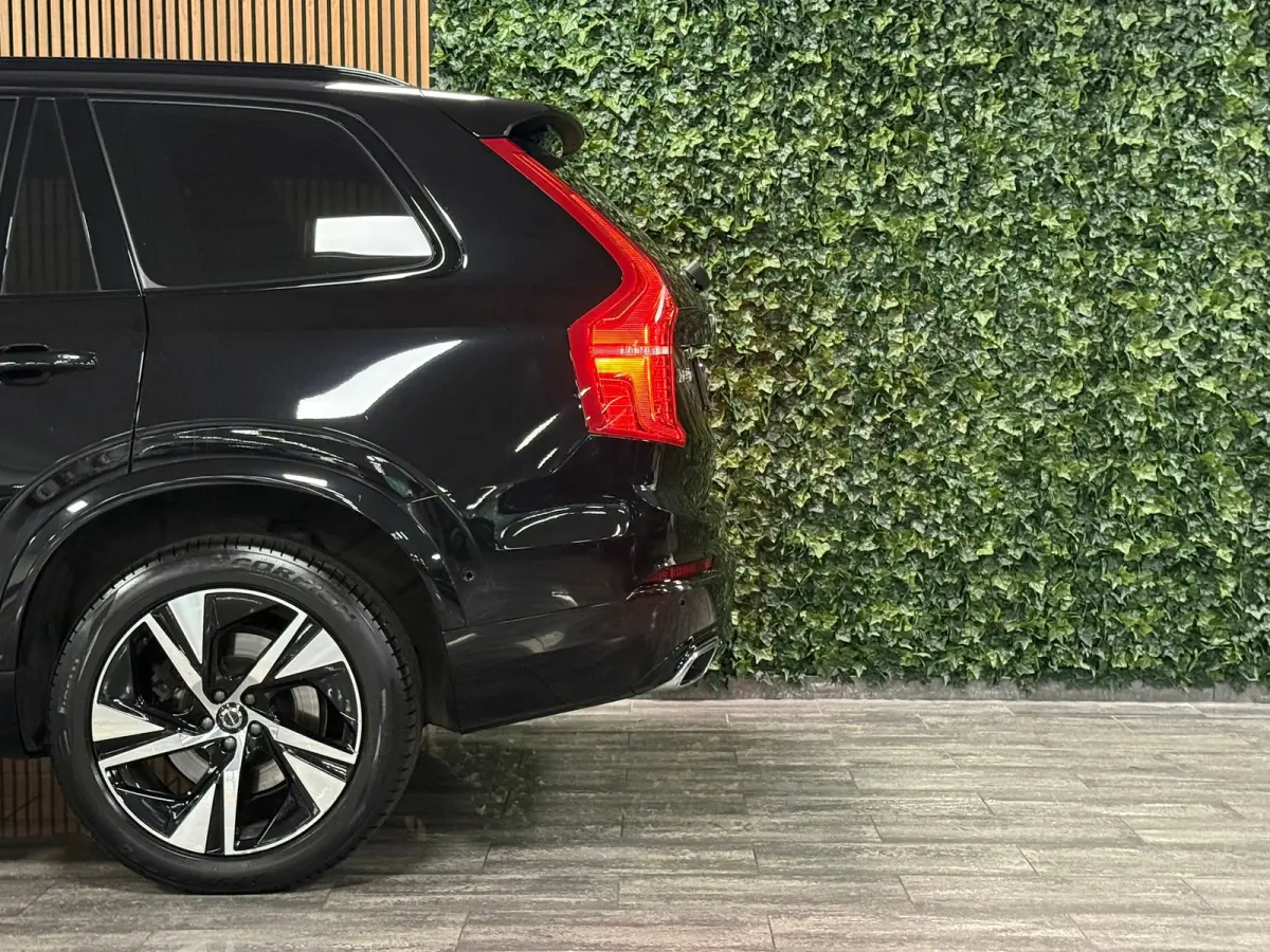 T8 AWD Recharge R-Design | Luchtvering | Trekhaak | 360 Camera | Harman Kardon | Schuifdak | Head-Up Display | Adaptieve Cruise Control | Stoel en Stuurwielverwarming | Pilot Assist | BLIS D