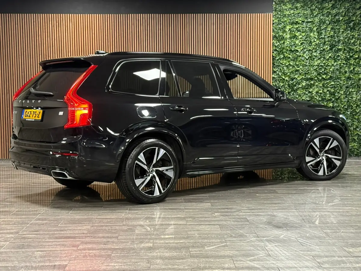 T8 AWD Recharge R-Design | Luchtvering | Trekhaak | 360 Camera | Harman Kardon | Schuifdak | Head-Up Display | Adaptieve Cruise Control | Stoel en Stuurwielverwarming | Pilot Assist | BLIS D