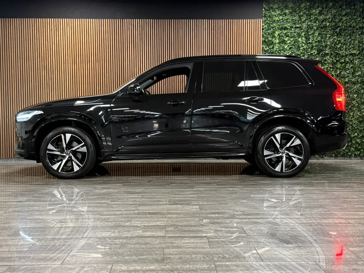 T8 AWD Recharge R-Design | Luchtvering | Trekhaak | 360 Camera | Harman Kardon | Schuifdak | Head-Up Display | Adaptieve Cruise Control | Stoel en Stuurwielverwarming | Pilot Assist | BLIS D