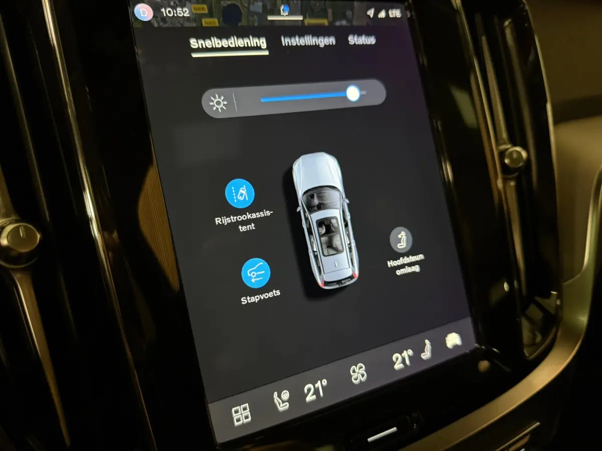 T6 AWD Recharge Plus Dark | Schuifdak | Adaptieve Cruise Control | Stoelverwarming voor+achter | Stuurwielverwarming | Parkeercamera | Pilot Assist | BLIS Dode Hoek Detectie | Elektrische vo