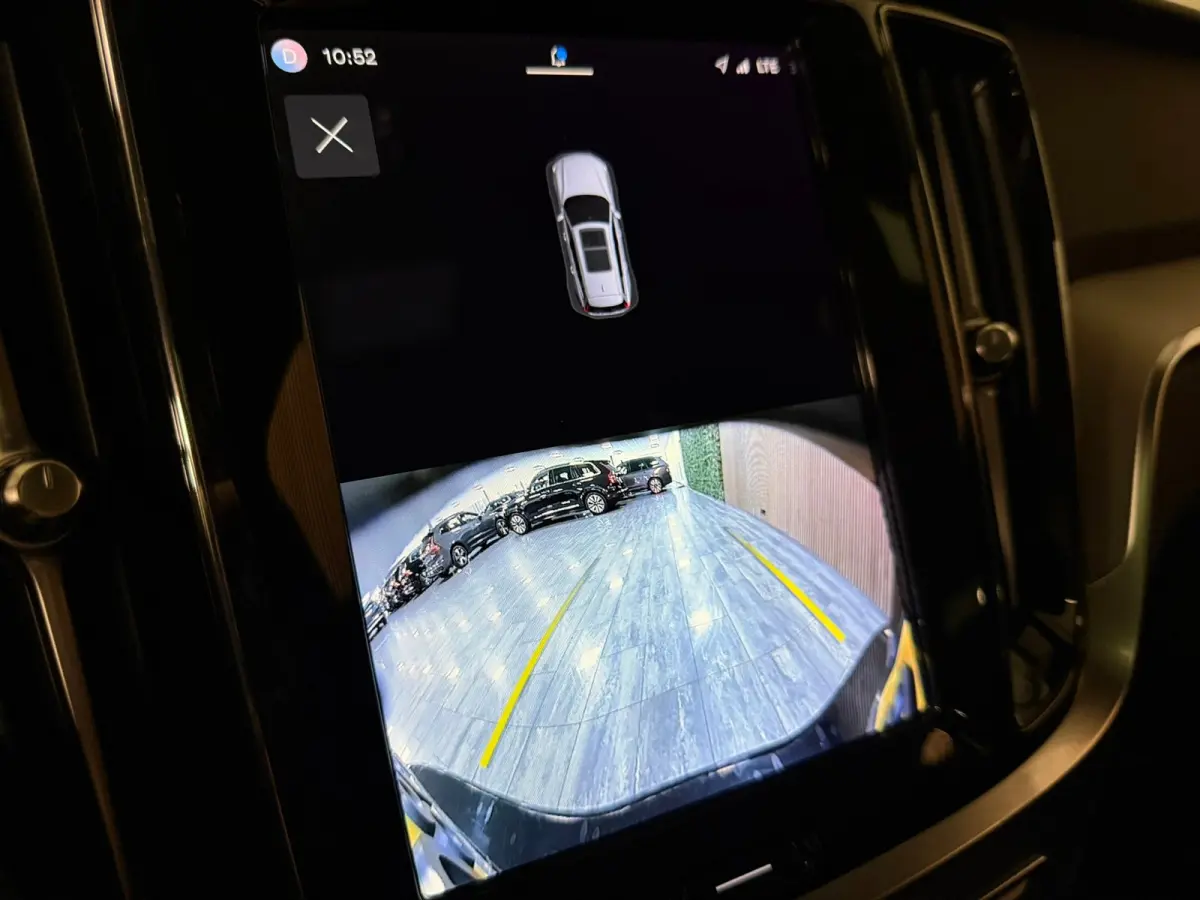 T6 AWD Recharge Plus Dark | Schuifdak | Adaptieve Cruise Control | Stoelverwarming voor+achter | Stuurwielverwarming | Parkeercamera | Pilot Assist | BLIS Dode Hoek Detectie | Elektrische vo