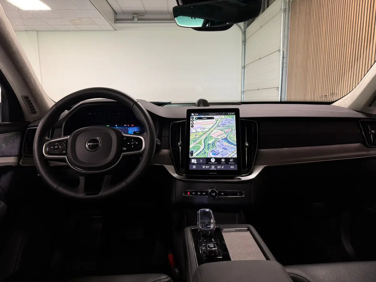 T8 AWD Recharge Ultra Dark | Full Option! | Bowers & Wilkins | Luchtvering | Stoelventilatie | Trekhaak | All Season banden | 360 Camera | Head-Up Display | Stoelmassage | 455pk | Adaptieve 