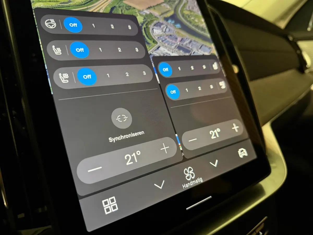 T8 AWD Recharge Ultra Dark | Full Option! | Bowers & Wilkins | Luchtvering | Stoelventilatie | Trekhaak | All Season banden | 360 Camera | Head-Up Display | Stoelmassage | 455pk | Adaptieve 