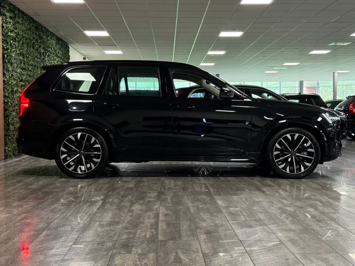 T8 AWD Recharge Ultra Dark | Full Option! | Bowers & Wilkins | Luchtvering | Stoelventilatie | Trekhaak | All Season banden | 360 Camera | Head-Up Display | Stoelmassage | 455pk | Adaptieve 