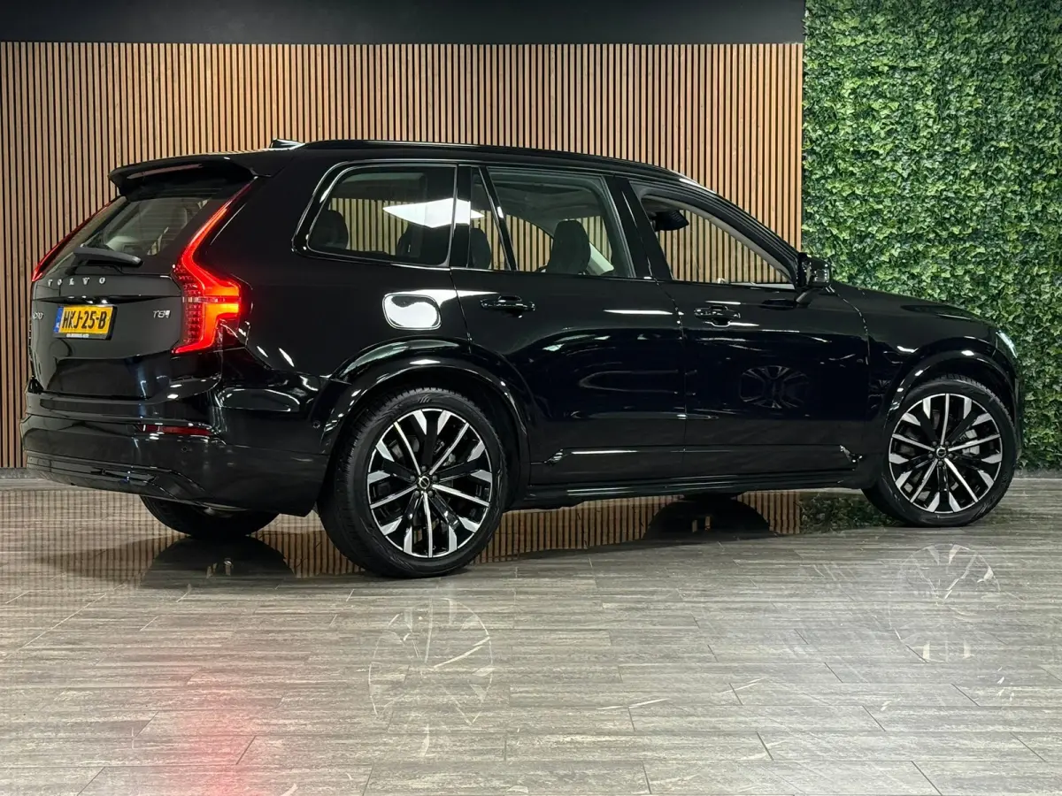 T8 AWD Recharge Ultra Dark | Full Option! | Bowers & Wilkins | Luchtvering | Stoelventilatie | Trekhaak | All Season banden | 360 Camera | Head-Up Display | Stoelmassage | 455pk | Adaptieve 