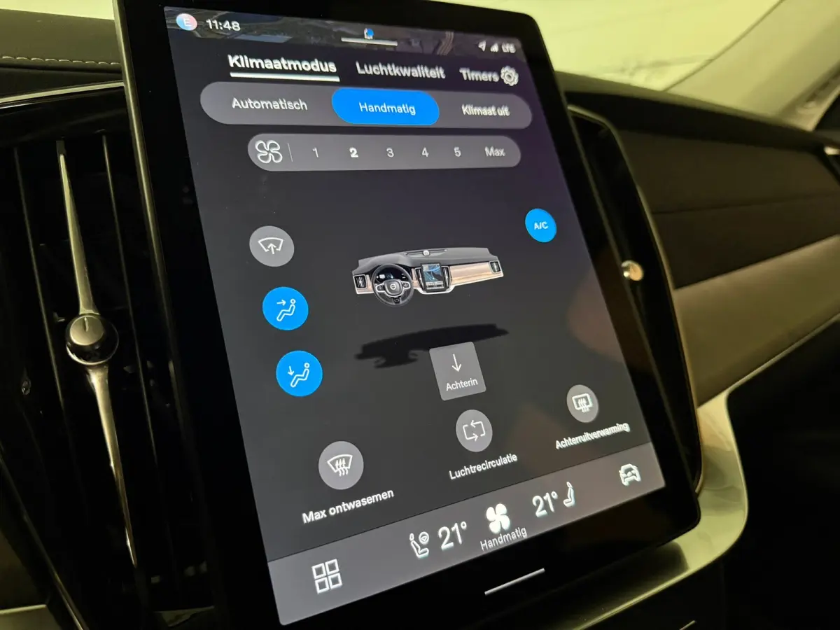 T8 AWD Recharge Ultra Dark | Full Option! | Bowers & Wilkins | Luchtvering | Stoelventilatie | Trekhaak | All Season banden | 360 Camera | Head-Up Display | Stoelmassage | 455pk | Adaptieve 