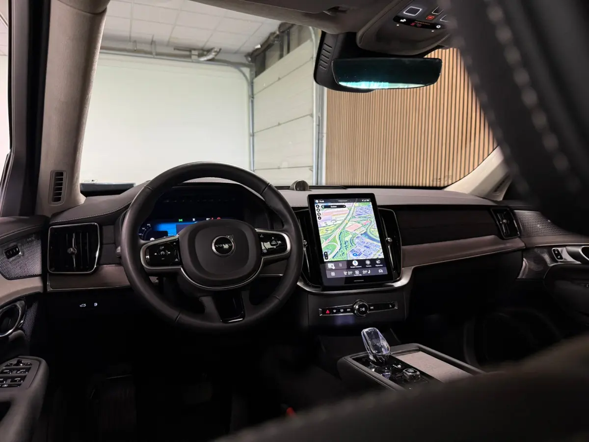 T8 AWD Recharge Ultra Dark | Full Option! | Bowers & Wilkins | Luchtvering | Stoelventilatie | Trekhaak | All Season banden | 360 Camera | Head-Up Display | Stoelmassage | 455pk | Adaptieve 