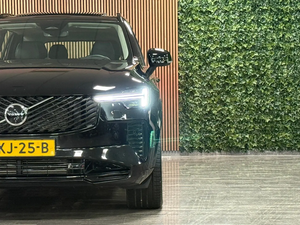 T8 AWD Recharge Ultra Dark | Full Option! | Bowers & Wilkins | Luchtvering | Stoelventilatie | Trekhaak | All Season banden | 360 Camera | Head-Up Display | Stoelmassage | 455pk | Adaptieve 