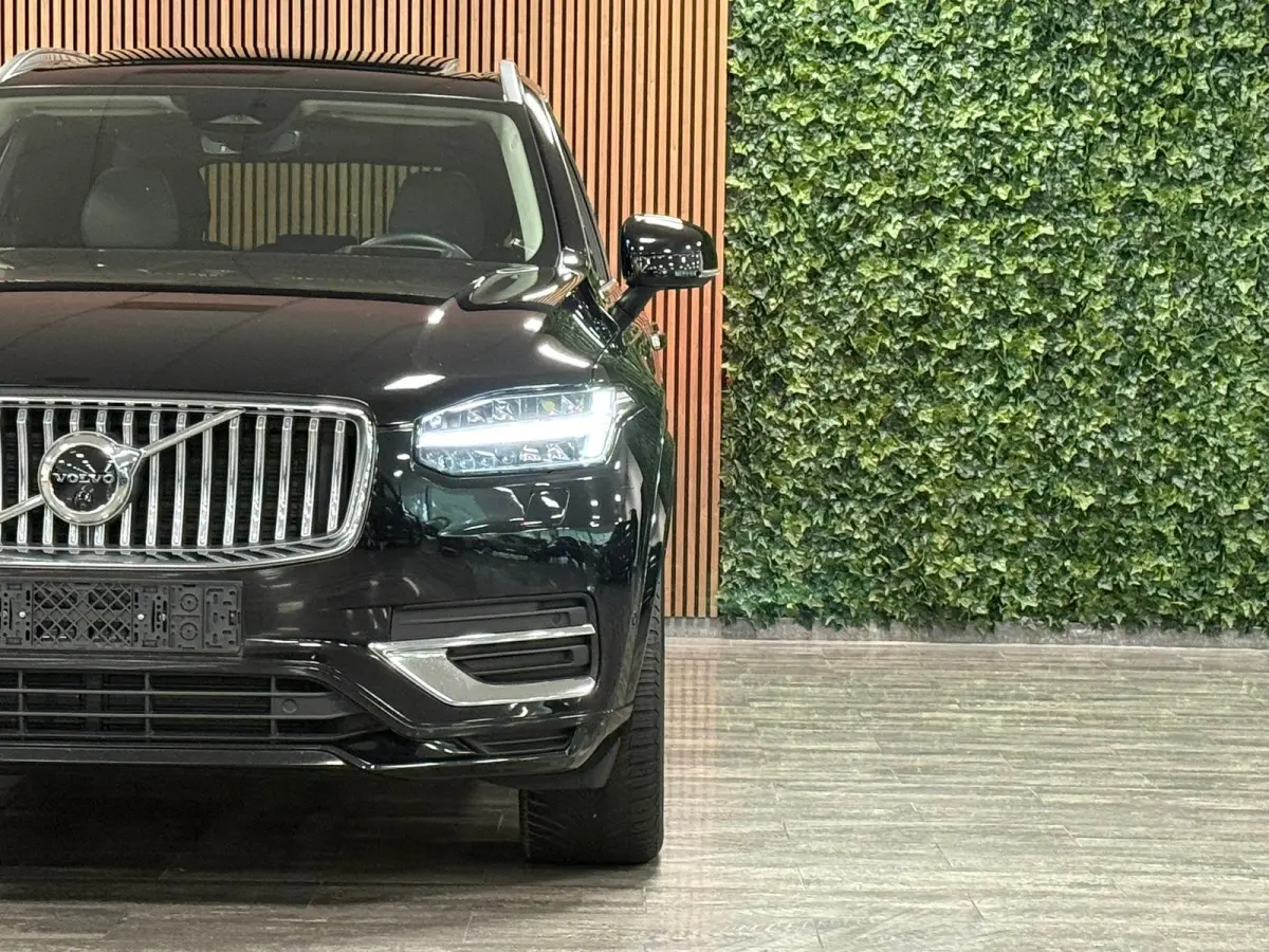 T8 AWD Recharge Ultimate Bright | Luchtvering | Trekhaak | 360 Camera | Head-Up Display | 455pk | Harman Kardon | Adaptieve Cruise Control | Stoelverwarming voor+achter | Stuurwielverwarming