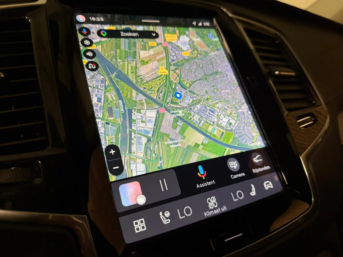 T8 AWD Recharge Ultimate Bright | Luchtvering | Trekhaak | 360 Camera | Head-Up Display | 455pk | Harman Kardon | Adaptieve Cruise Control | Stoelverwarming voor+achter | Stuurwielverwarming
