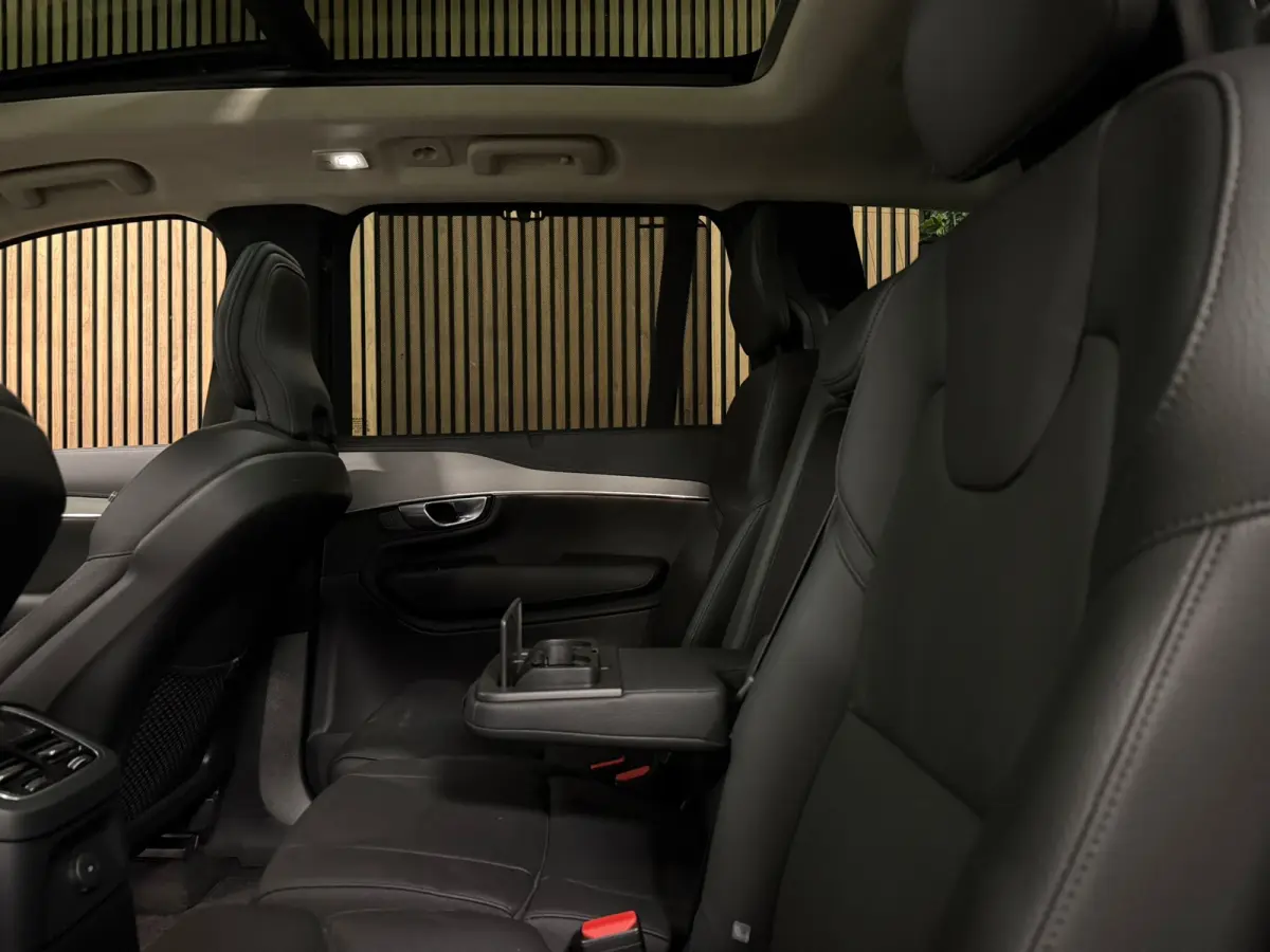 T8 AWD Recharge Ultimate Bright | Luchtvering | Trekhaak | 360 Camera | Head-Up Display | 455pk | Harman Kardon | Adaptieve Cruise Control | Stoelverwarming voor+achter | Stuurwielverwarming