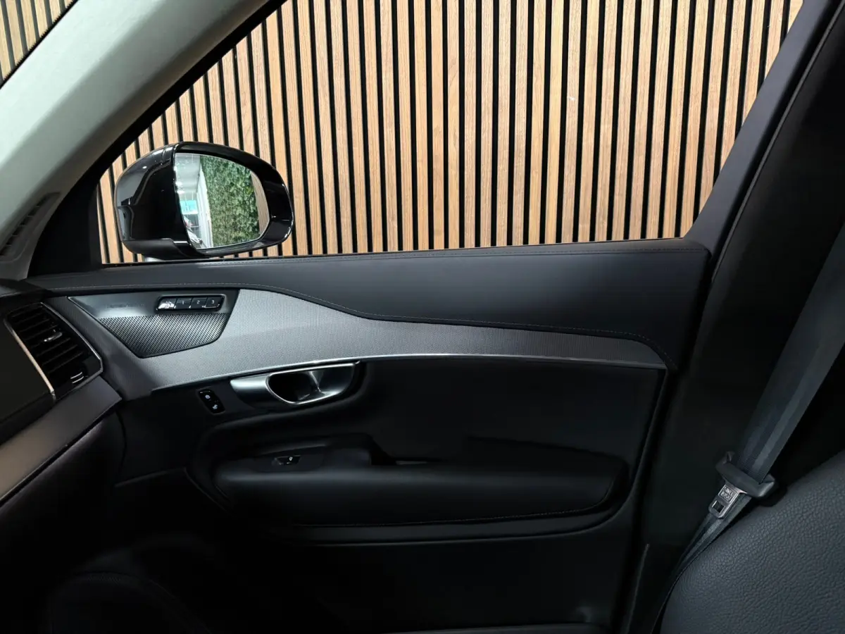 T8 AWD Recharge Ultimate Bright | Luchtvering | Trekhaak | 360 Camera | Head-Up Display | 455pk | Harman Kardon | Adaptieve Cruise Control | Stoelverwarming voor+achter | Stuurwielverwarming